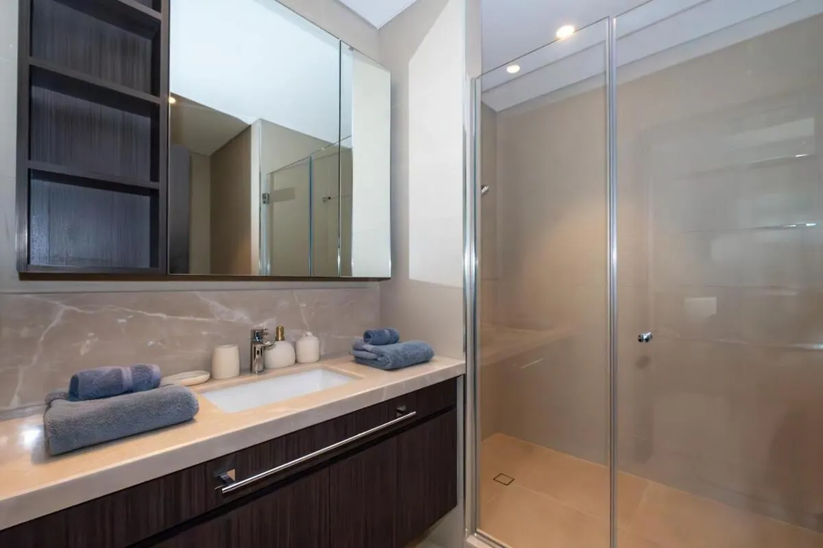 Downtown Views I 2 Bedroom Apartment With Dubai Mall Access